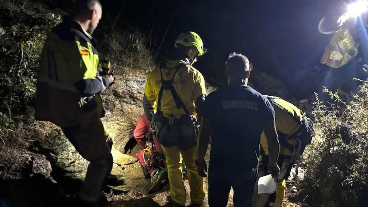 El espeleólogo desaparecido en una cueva de los Chorros del Río Mundo en Riópar (Albacete) sale por su propio pie y no está herido