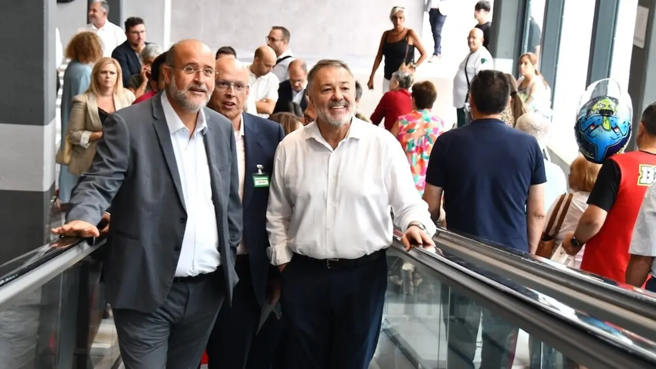 El vicepresidente primero del Gobierno de Castilla-La Mancha, José Luis Martínez Guijarro, ha asistido a la inauguración de un nuevo supermercado ‘Mercadona’ en la ciudad de Cuenca