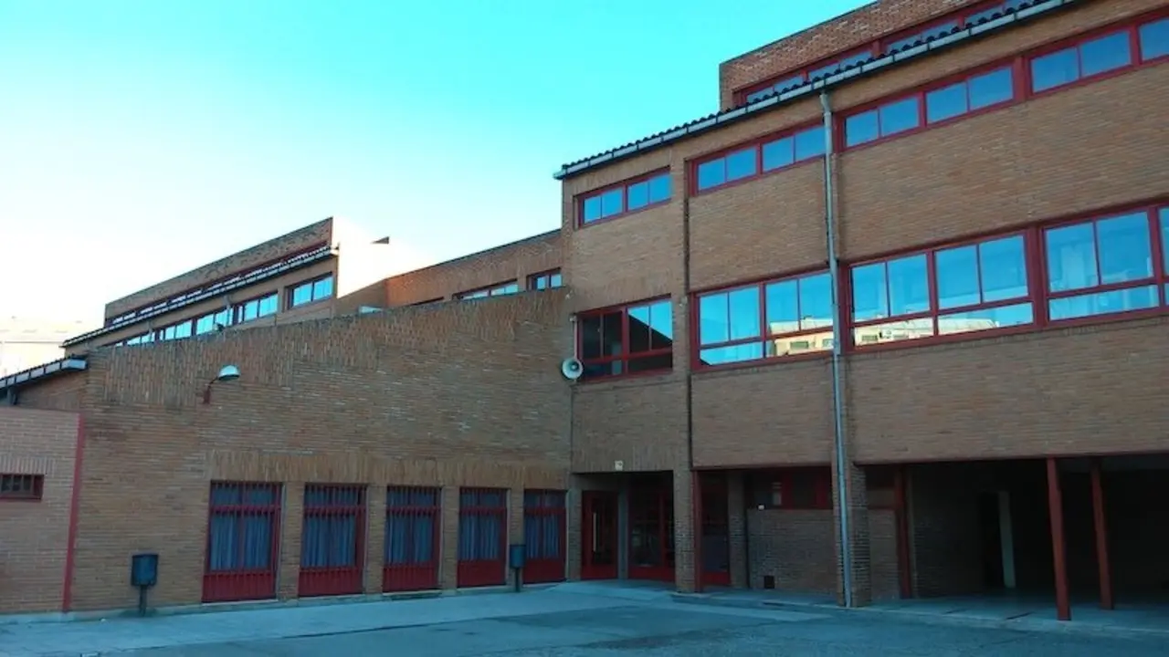 Desalojan a 45 menores del colegio 'San Ildefonso' de Talavera de la Reina (Toledo) tras una falsa amenaza de bomba
