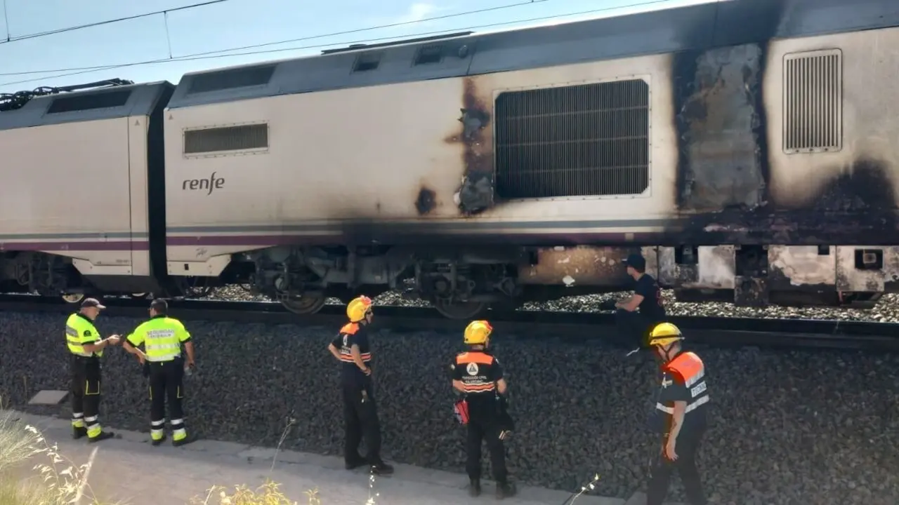 Restablecida la línea Madrid-Andalucía cortada por un incendio en un vagón de un tren en Ciudad Real