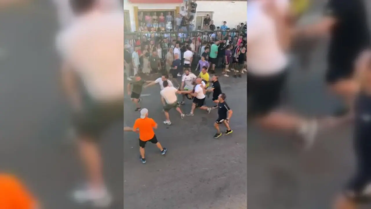 Un joven de 24 años herido grave por asta de toro en el encierro de Fernán Caballero (Ciudad Real) - Fotografía: CMM