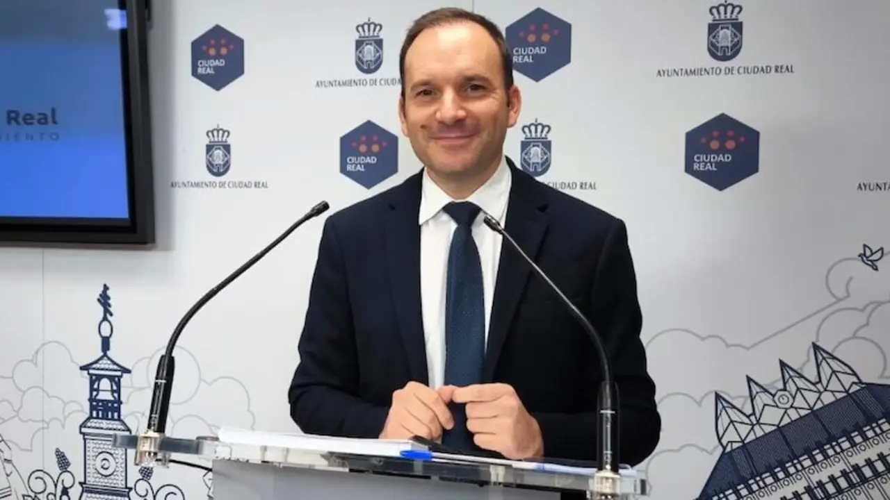 El portavoz del equipo de Gobierno del Ayuntamiento de Ciudad Real, Guillermo Arroyo, ha informado en rueda de prensa de los asuntos de la Junta de Gobierno Local