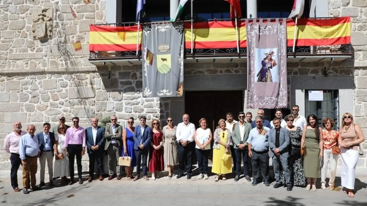 Eurocaja Rural reafirma su apoyo al mundo rural y al sector ganadero en la XXII Fiesta de la Ternera de Menasalbas (Toledo)