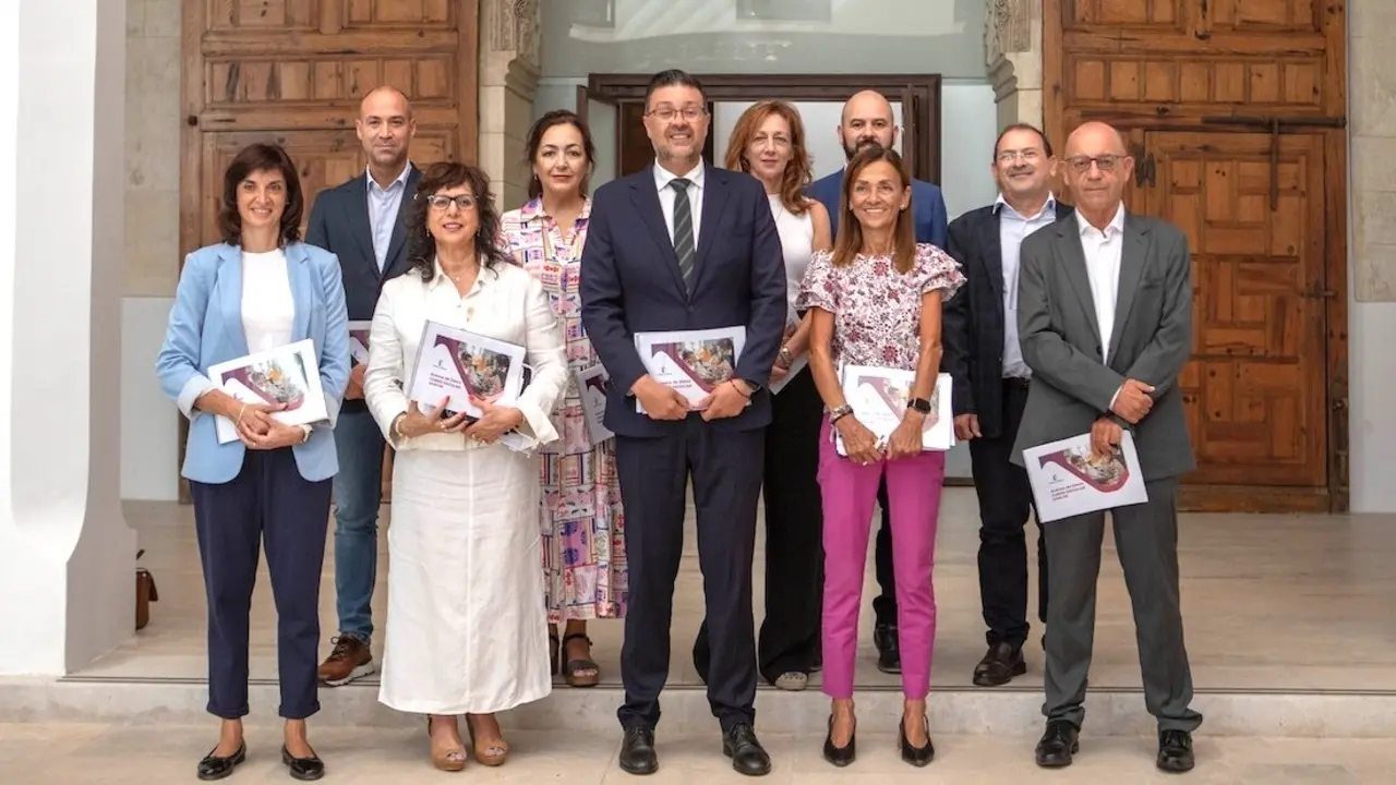 El consejero de Educación, Cultura y Deportes, Amador Pastor, ha informado en rueda de prensa de los detalles del inicio del curso escolar 2025-2026 en Castilla-La Mancha