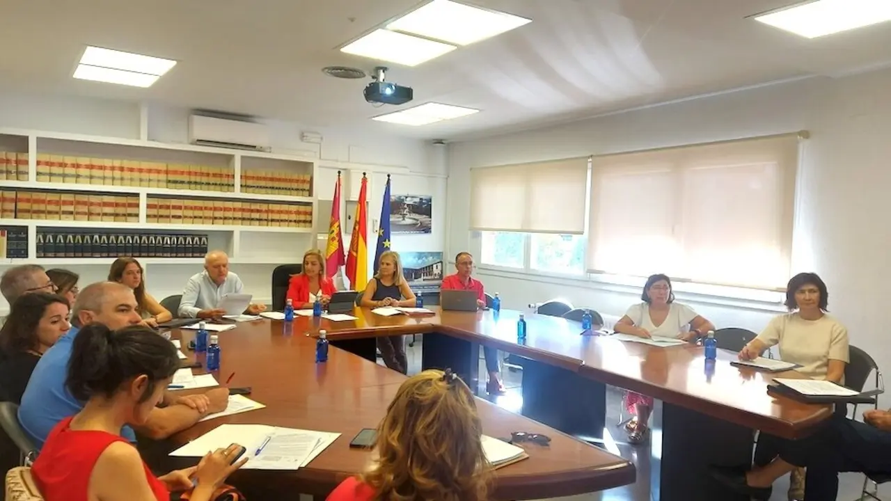 En la imagen un instante de la reunión de la Comisión Provincial de Urbanismo de la provincia de Cuenca