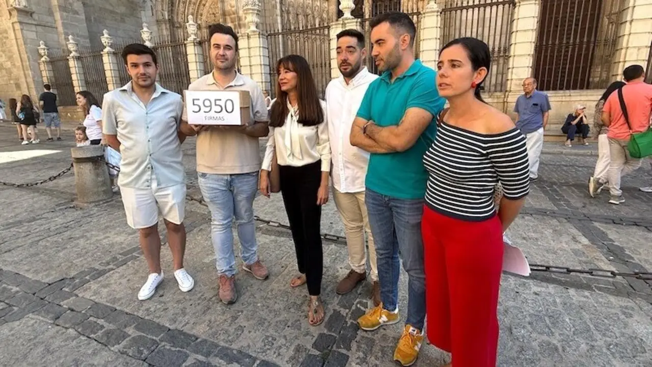 Casi 6.000 firmas respaldan a los guías de turismo de Toledo contra la nueva ordenanza municipal