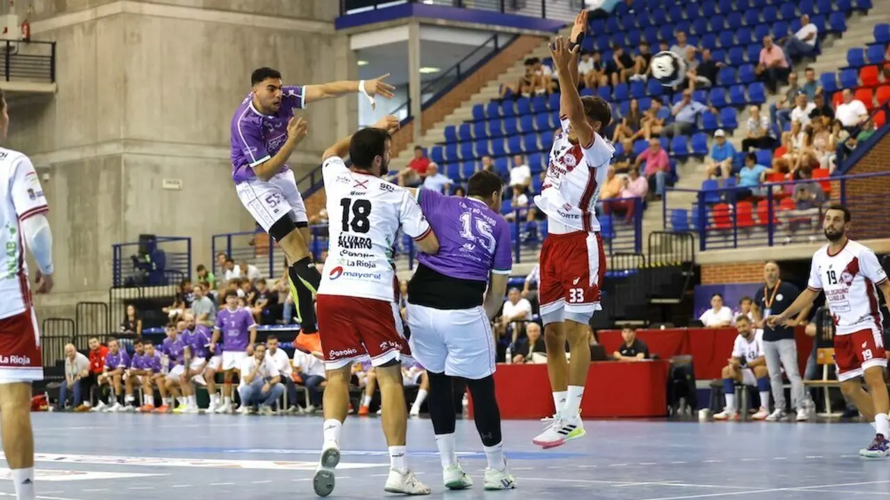 El Guadalajara cae en su estreno liguero ante Logroño en un partido igualado (34-30) - Fotografía: Javier Álava