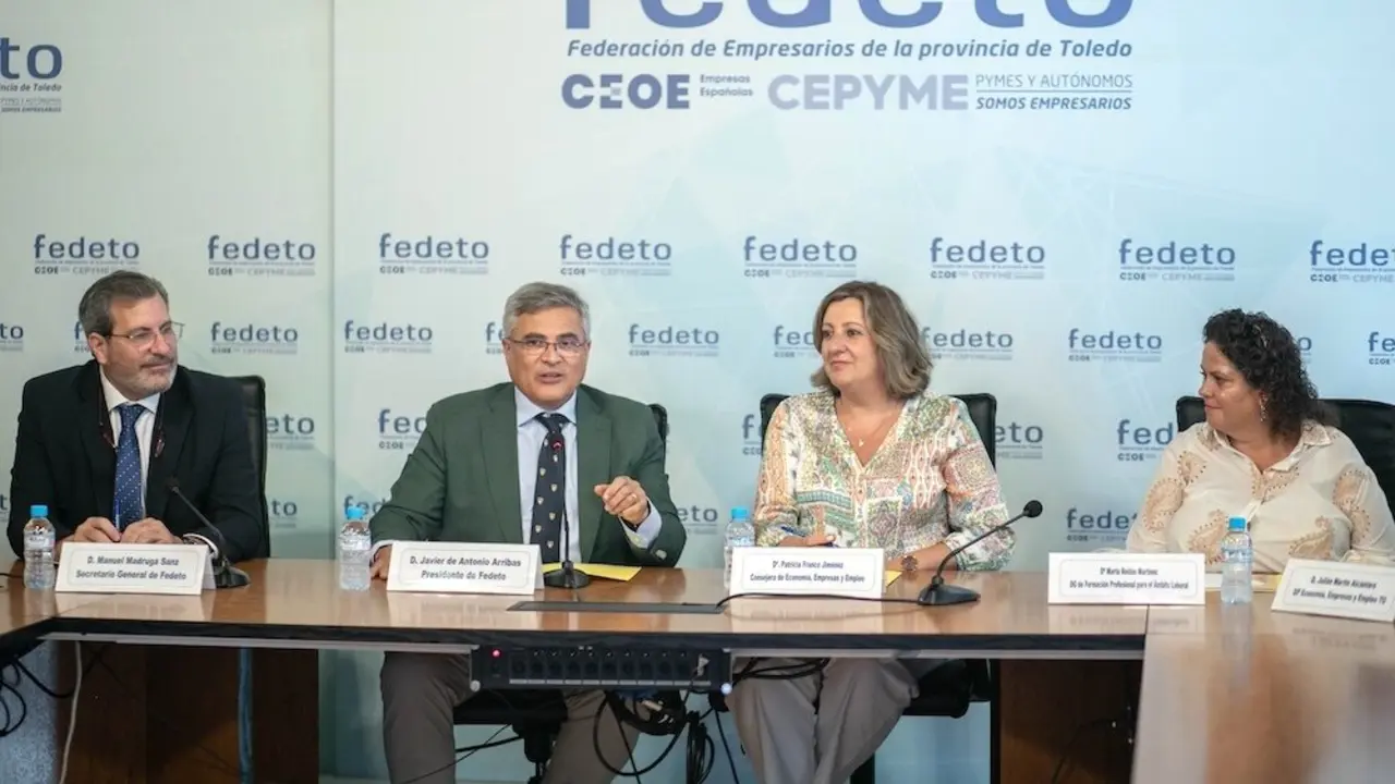 La consejera de Economía, Empresas y Empleo, Patricia Franco, ha asistido a la presentación del programa formativo en prevención de riesgos laborales de Fedeto