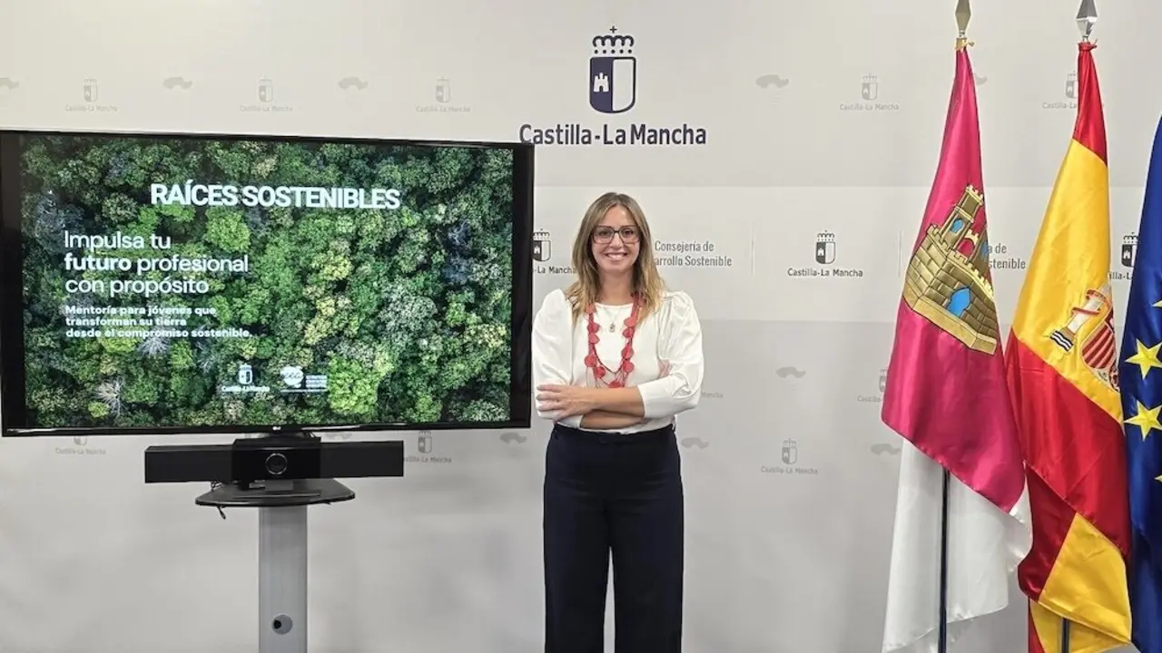 La directora general de Economía Circular y Agenda 2030, Esther Haro, ha presentado la puesta en marcha por primera vez 'Raíces Sostenibles'