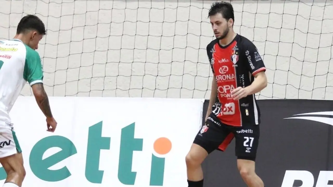 El Viña Albali Valdepeñas refuerza su plantilla con el ala brasileño Lucas Cezar