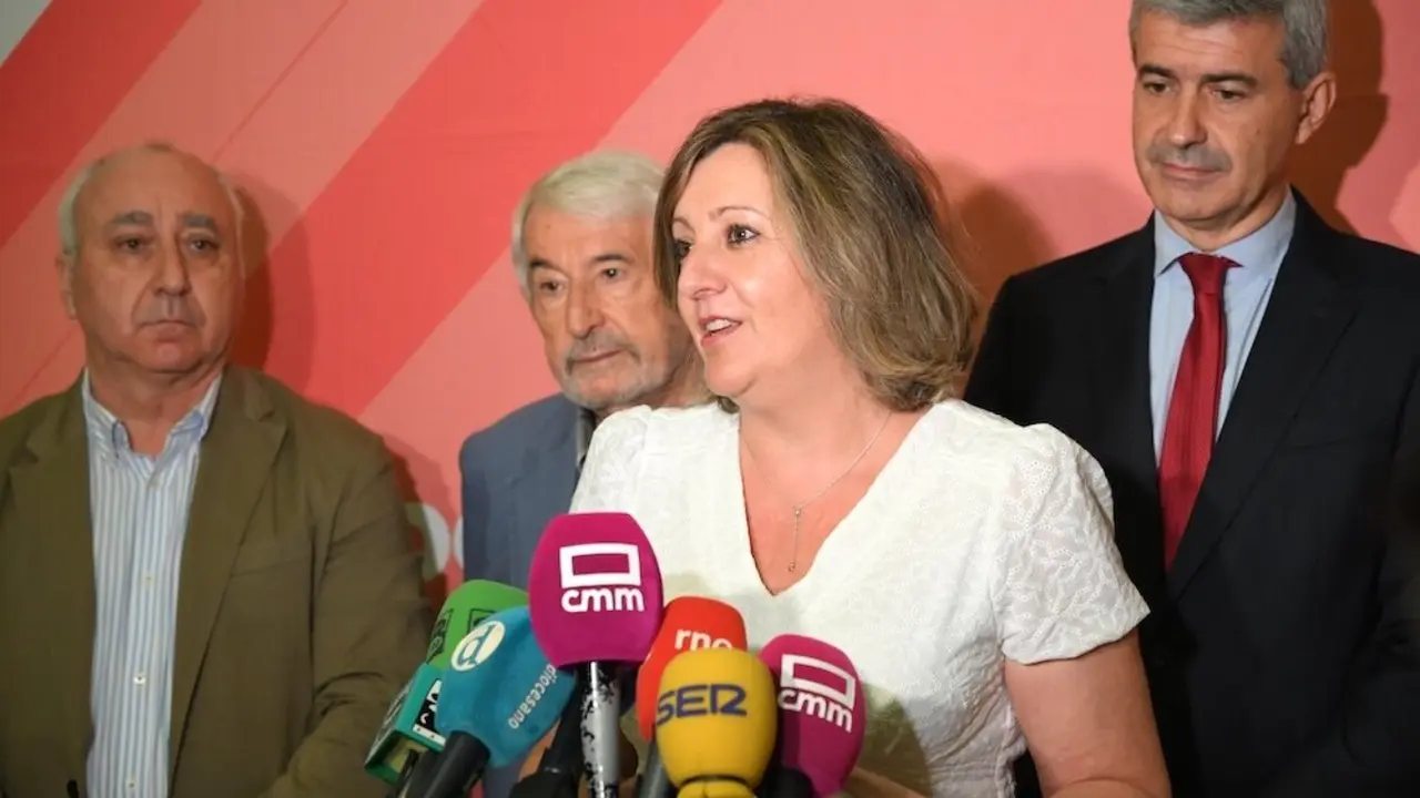 La consejera de Economía, Empresas y Empleo de Castilla-La Mancha, Patricia Franco, atendiendo a los medios de comunicación este viernes en un acto en Toledo
