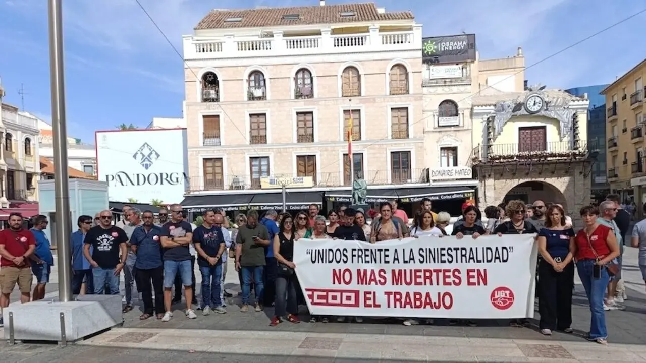 Los sindicatos exigen actualizar la Ley de Prevención tras un nuevo accidente laboral mortal en Manzanares (Ciudad Real)