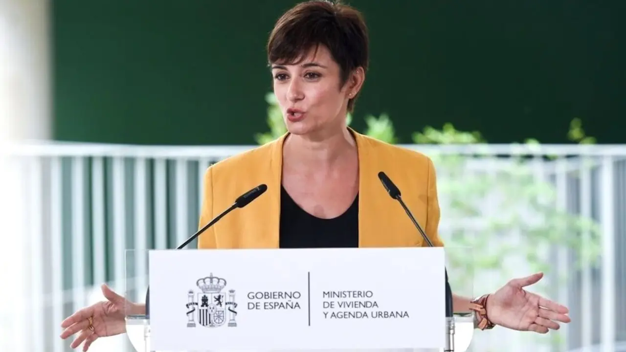 La ministra de Vivienda y Agenda Urbana, Isabel Rodríguez, en una imagen de archivo durante un acto - EP/Gustavo Valiente