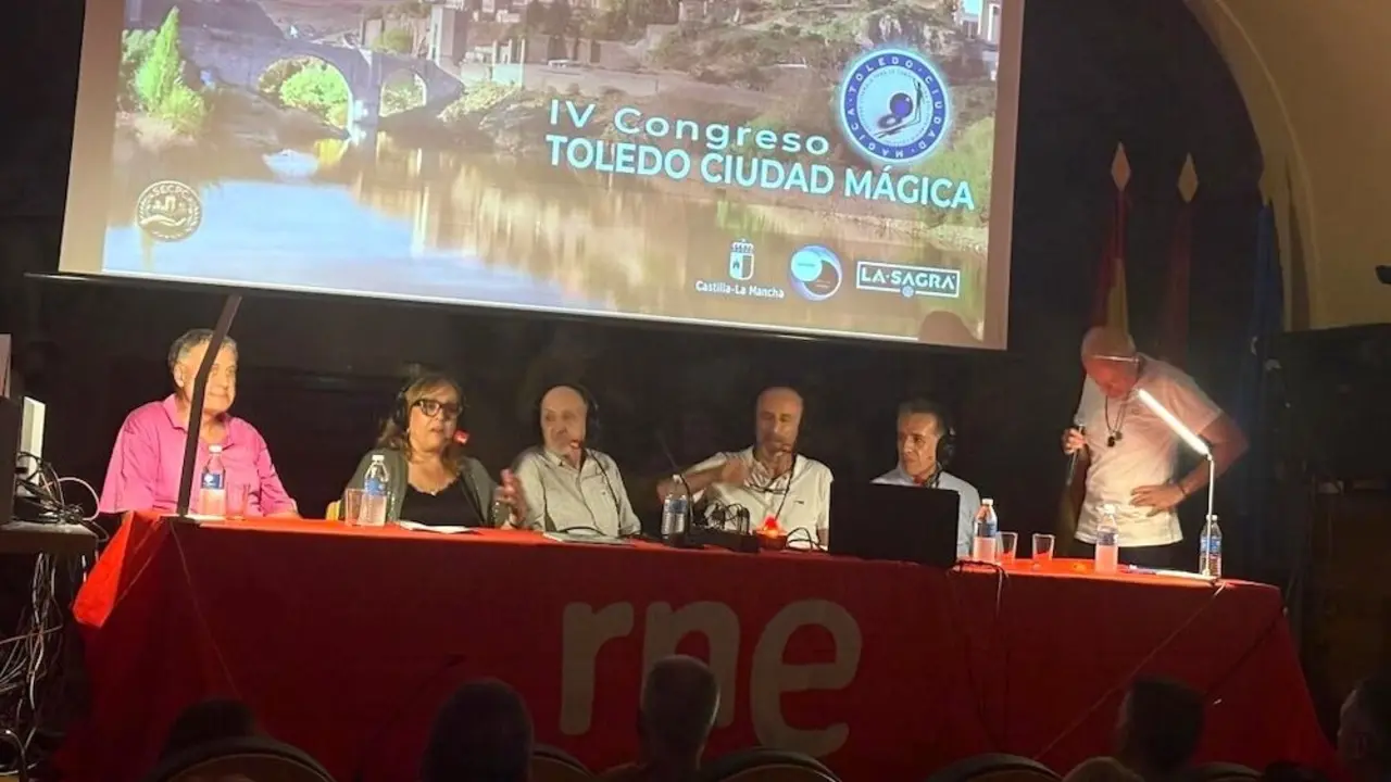 La viceconsejera de Cultura y Deportes, Carmen Teresa Olmedo, ha asistido este sábado al IV congreso ‘Toledo ciudad mágica’