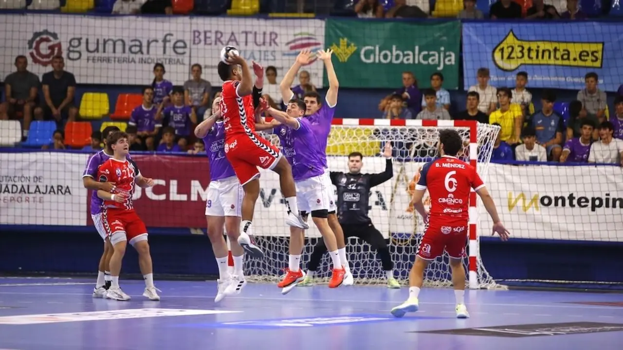 El EÓN Alicante amarga las Ferias al Guadalajara con un triunfo solvente (29-35)- Fotografía: Santi Molina