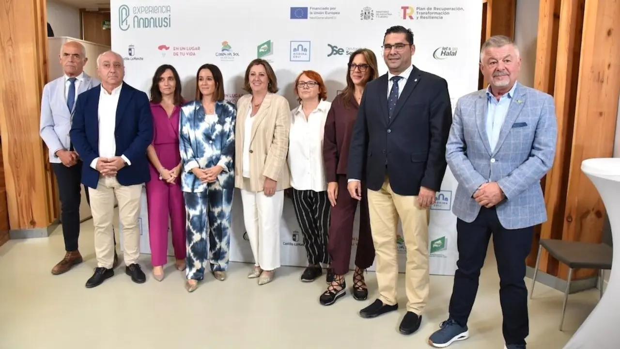 La consejera de Economía, Empresas y Empleo, Patricia Franco, ha presentado, en el Centro Regional de Promoción de la Artesanía ‘Mezquita de Tornerías’, la nueva iniciativa turística ‘Experiencia Andalusí’