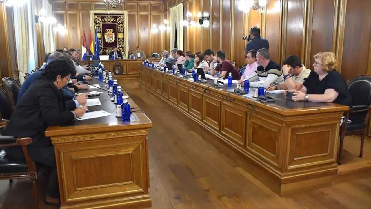 En la imagen un instante del Pleno de la Diputación Provincial de Cuenca
