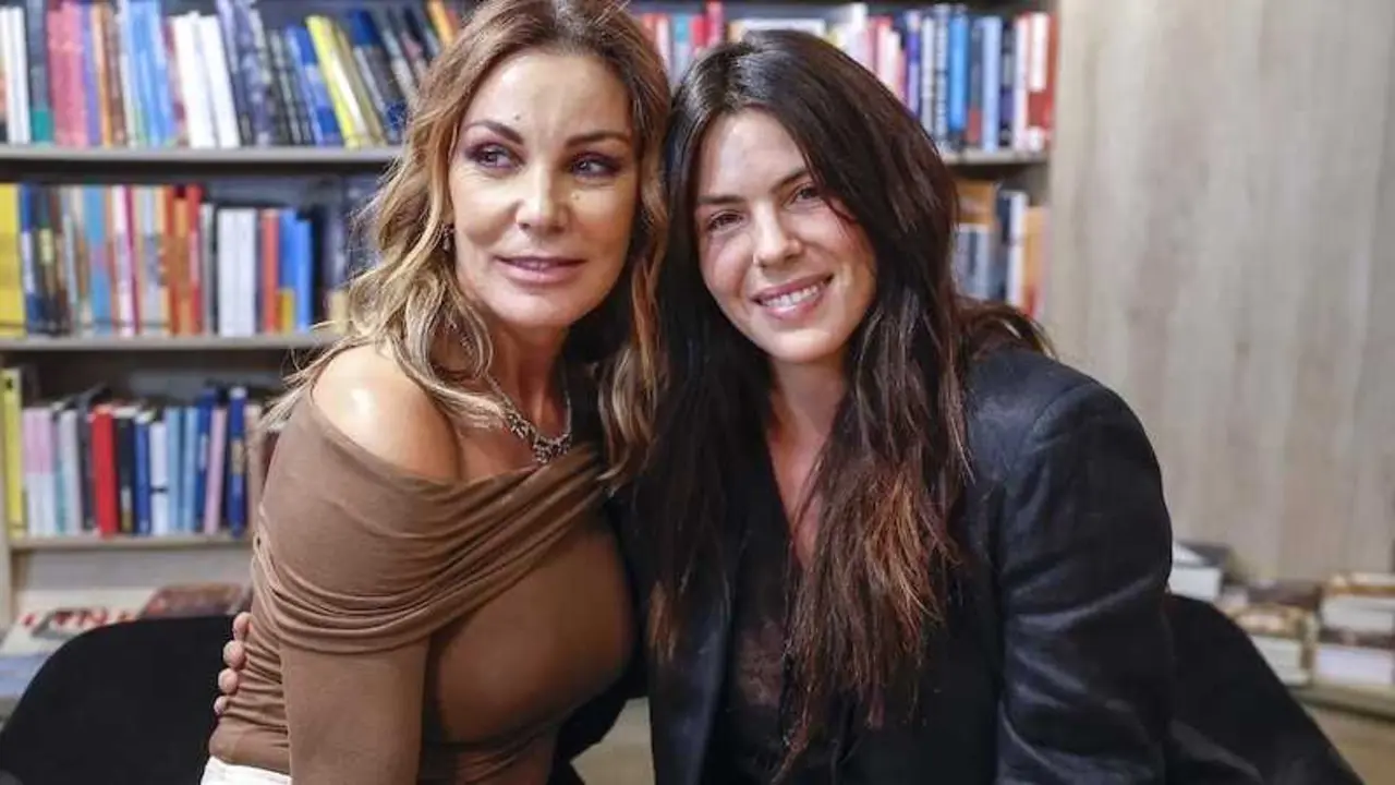 En la imagen Mar Flores junto a su sobrina Laura Matamoros