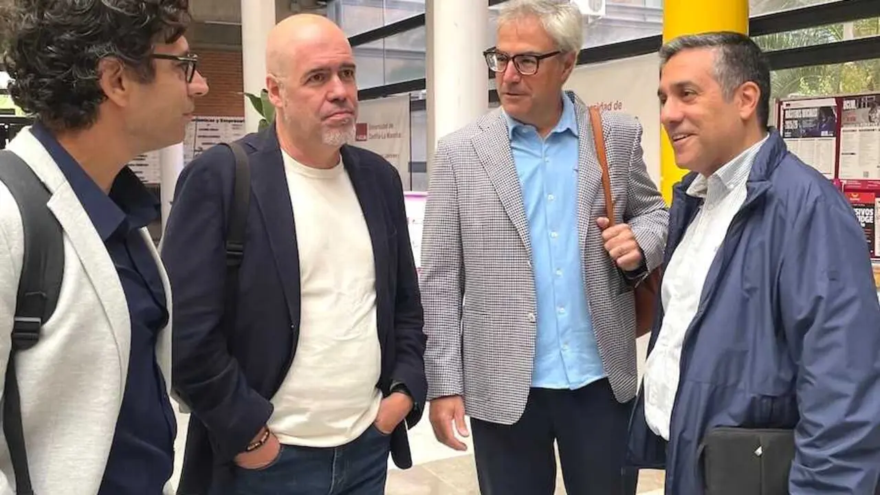 El secretario general de CCOO, Unai Sordo, y el secretario general de CCOO Castilla-La Mancha, Javier Ortega, atienden a los medios en Albacete