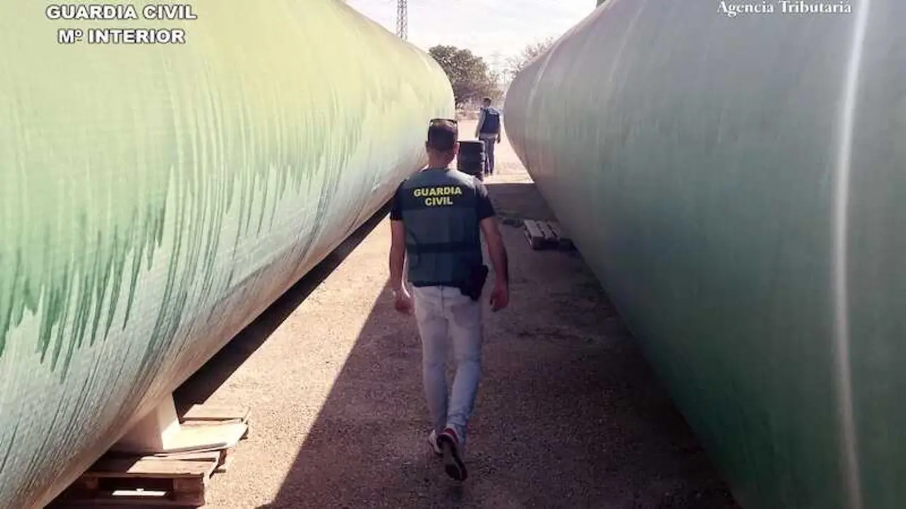 Cae una red que introducía carburante adulterado en varias gasolineras 'low cost'