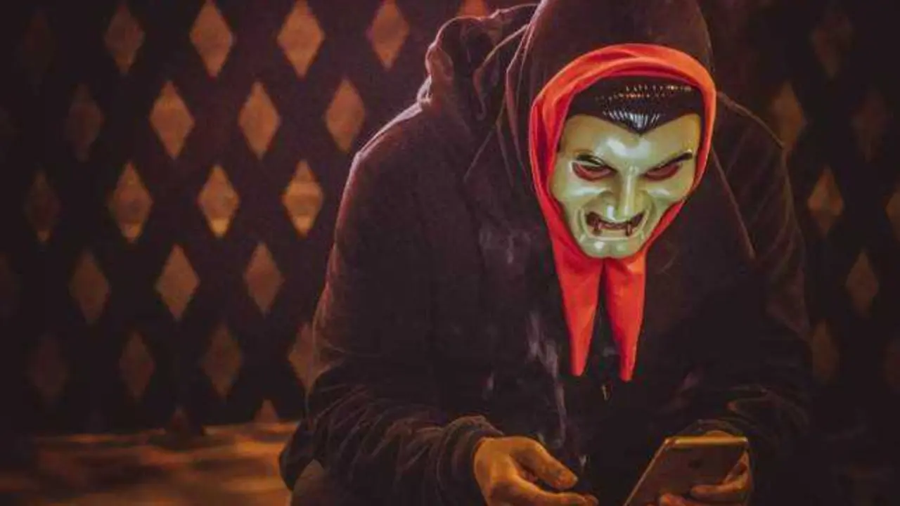 La DGT avisa: así es la estafa de las multas falsas que busca robarte los datos