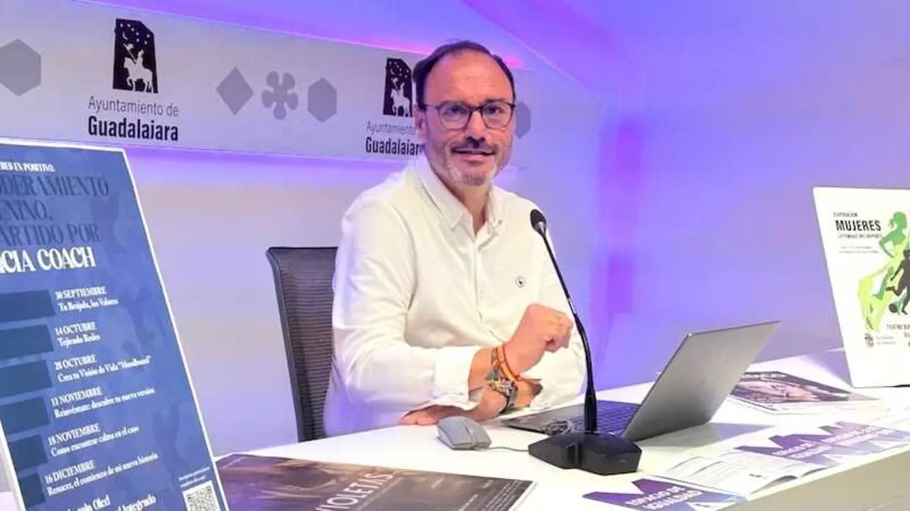 El concejal de Igualdad de Guadalajara, Roberto Narro, ha presentado las actividades del Espacio de Igualdad