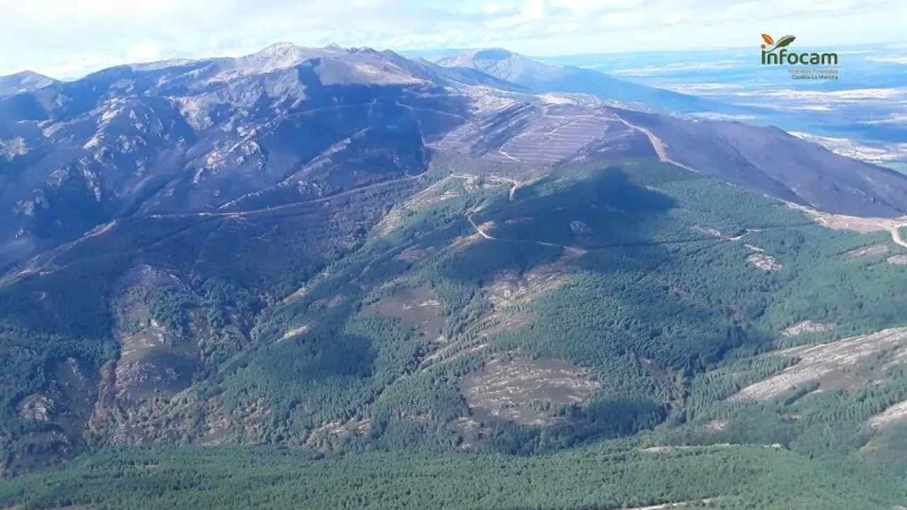 El incendio del Pico del Lobo se da por estabilizado tras 10 días y bajará a nivel 0
