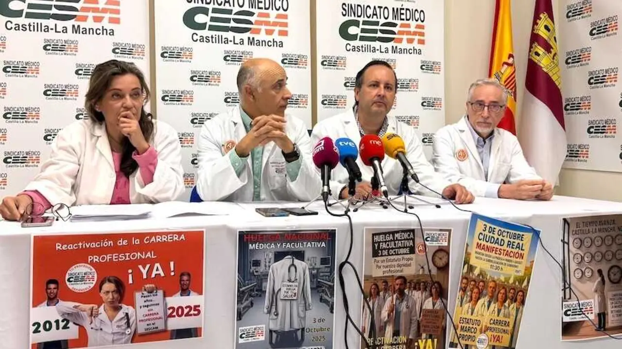 Rueda de prensa del Sindicato Médico (CESM) sobre la convocatoria de una huelga general a la que están convocados alrededor de 4.000 médicos de Castilla-La Mancha