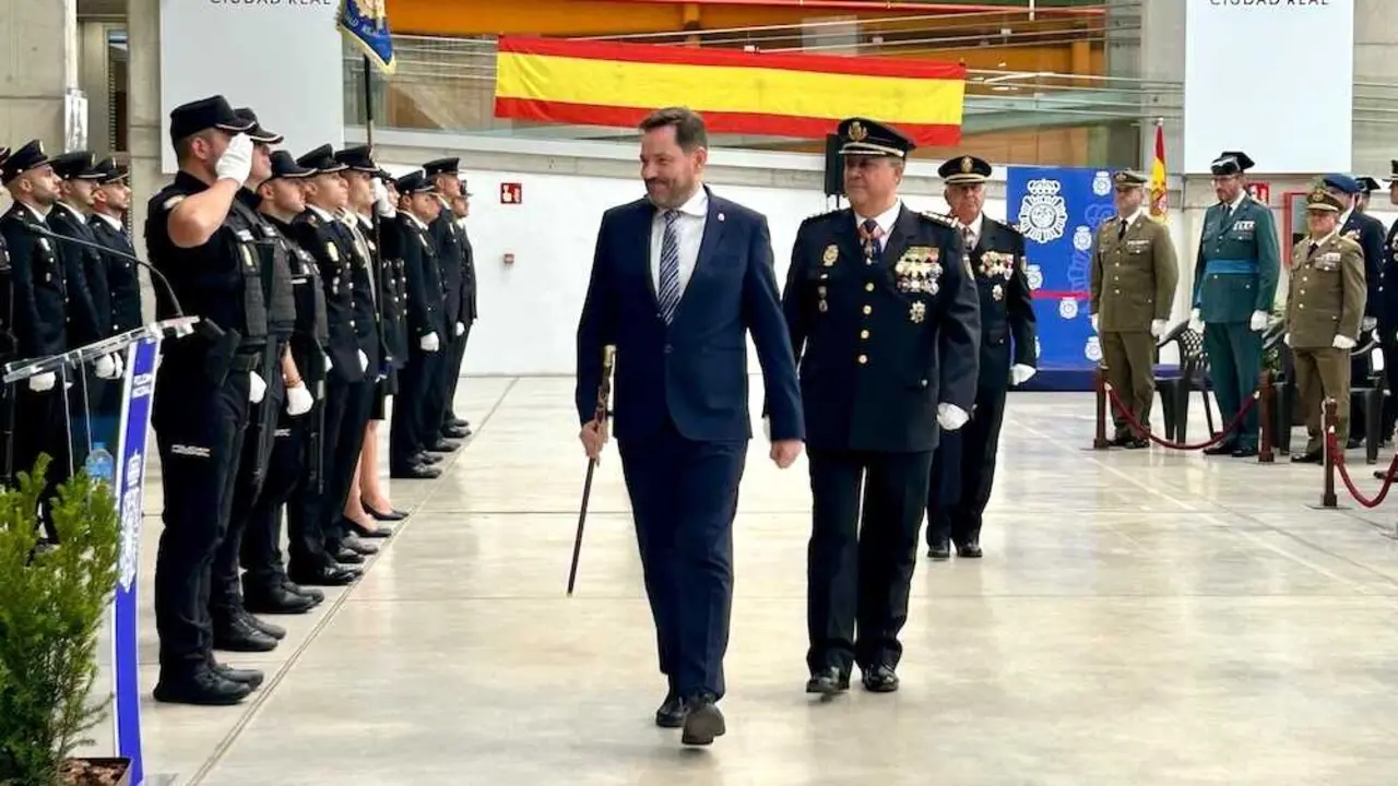 Acto institucional celebrado en el pabellón ferial de Ciudad Real con motivo del patrón del Cuerpo, los Santos Ángeles Custodios