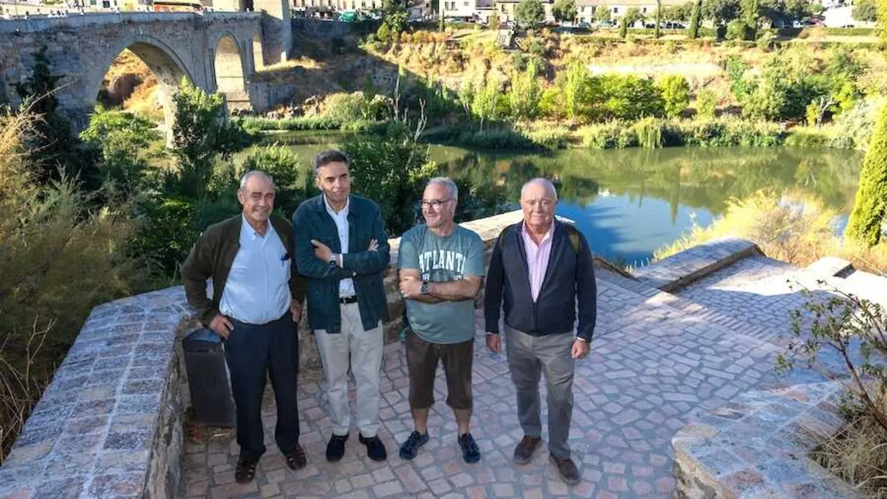 Representantes de la Red del Tajo durante la rueda de prensa que han ofrecido en Toledo para exigir el cumplimiento de las sentencias sobre caudales ecológicos en el Río Tajo - EFE/Ángeles Visdómine