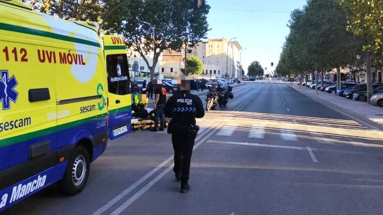 Heridos dos miembros de un grupo de moteros en un accidente en una calle de Cuenca