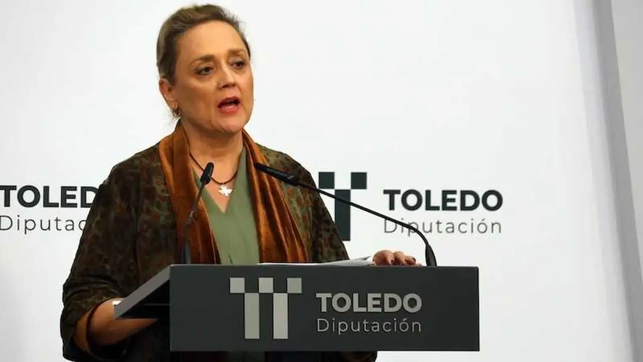 La portavoz de la Diputación de Toledo, Soledad de Frutos, durante la rueda de prensa que ha ofrecido