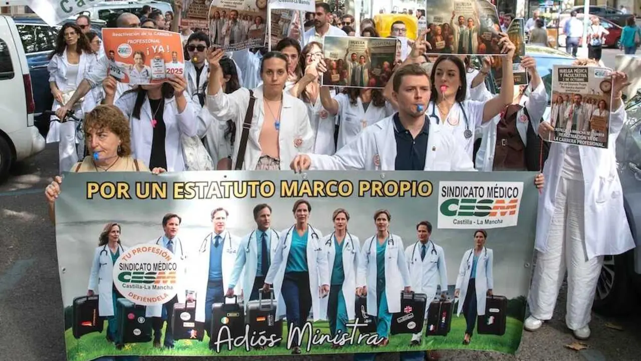 El 80% de los médicos secunda la huelga para reclamar el estatuto propio, según el CESM