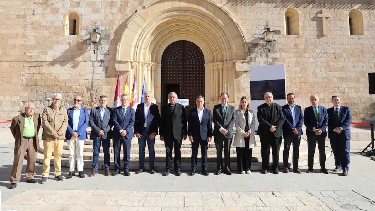 Firma del convenio para la nueva iluminación ornamental exterior de la Catedral de Albacete