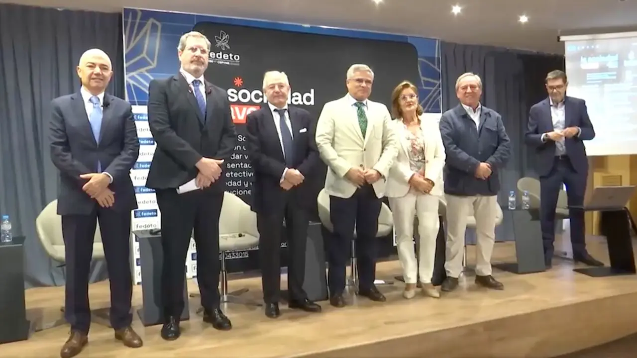 'La sociedad clave', el lobby de detectives privados se ha reunido este viernes en la sede de la patronal toledana para abordar su trabajo entorno al absentismo y al fraude laboral