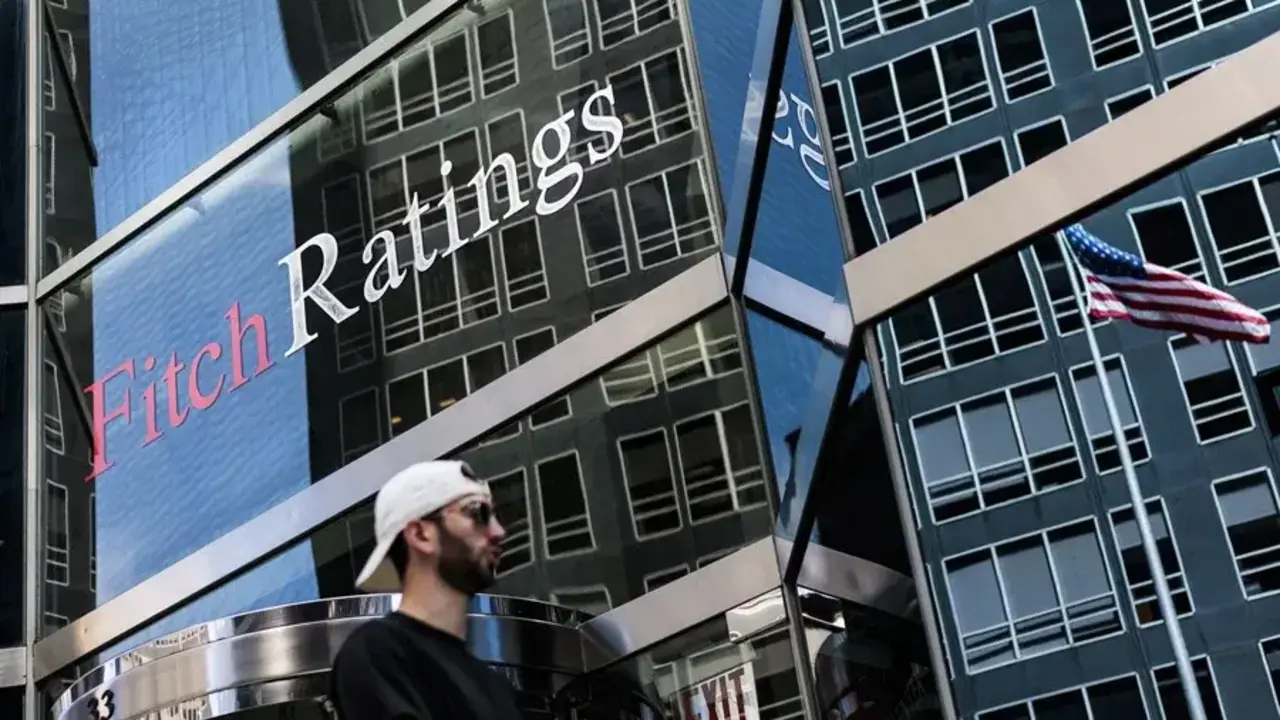 La agencia Fitch Ratings mejora la calificación crediticia de Castilla-La Mancha