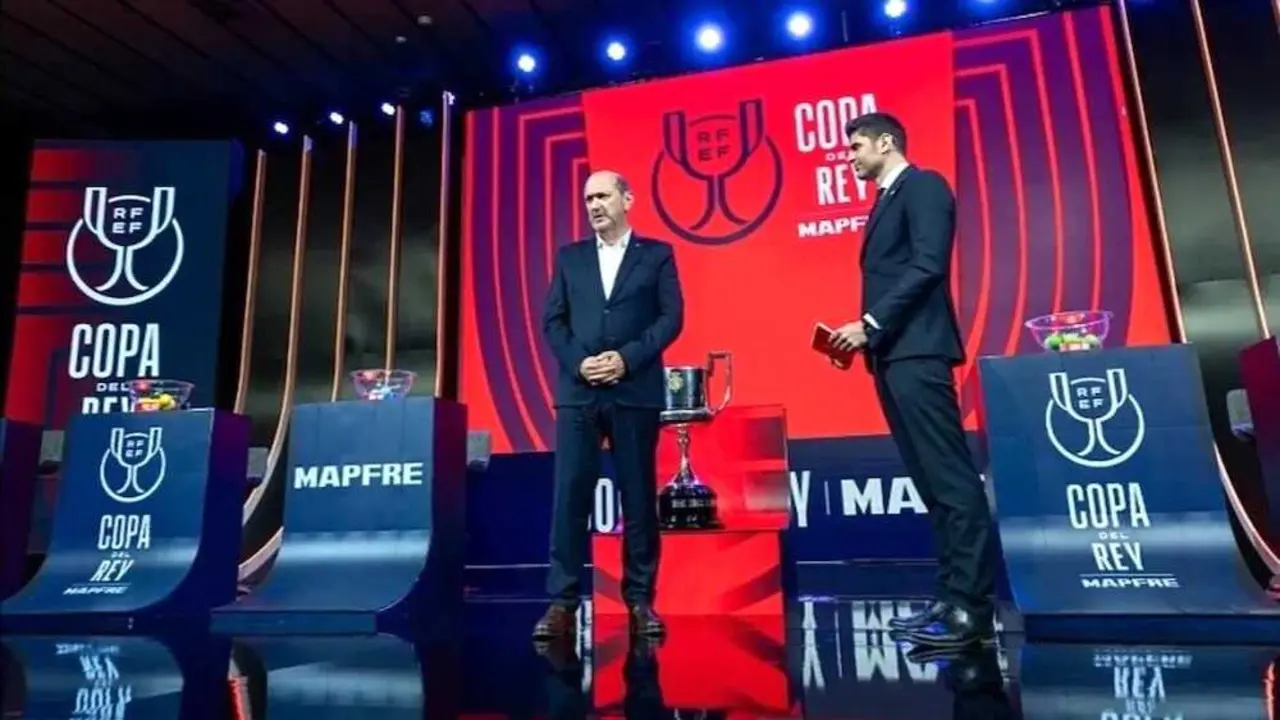 El presidente de la RFEF, Rafael Louzán, en el sorteo de la primera eliminatoria de la Copa del Rey 2024/2025