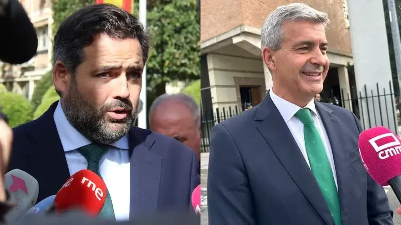 El presidente del PP de Castilla-La Mancha, Paco Núñez, y el secretario provincial del PSOE, Álvaro Gutiérrez, atendiendo a los medios de comunicación este domingo en Toledo