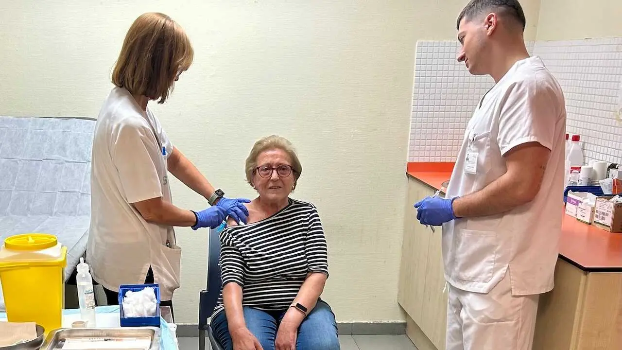 Castilla-La Mancha inicia la vacuna de la gripe: 600.000 dosis para proteger a mayores