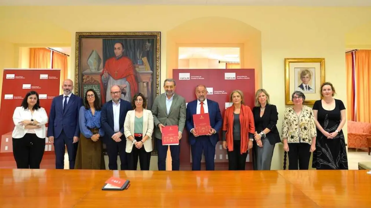 Castilla-La Mancha y la UCLM refuerzan su colaboración en investigación sanitaria
