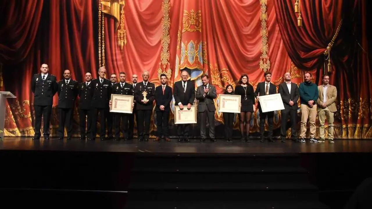 Imagen de familia de los premiados en la pasada edición de la celebración del Día de Albacete