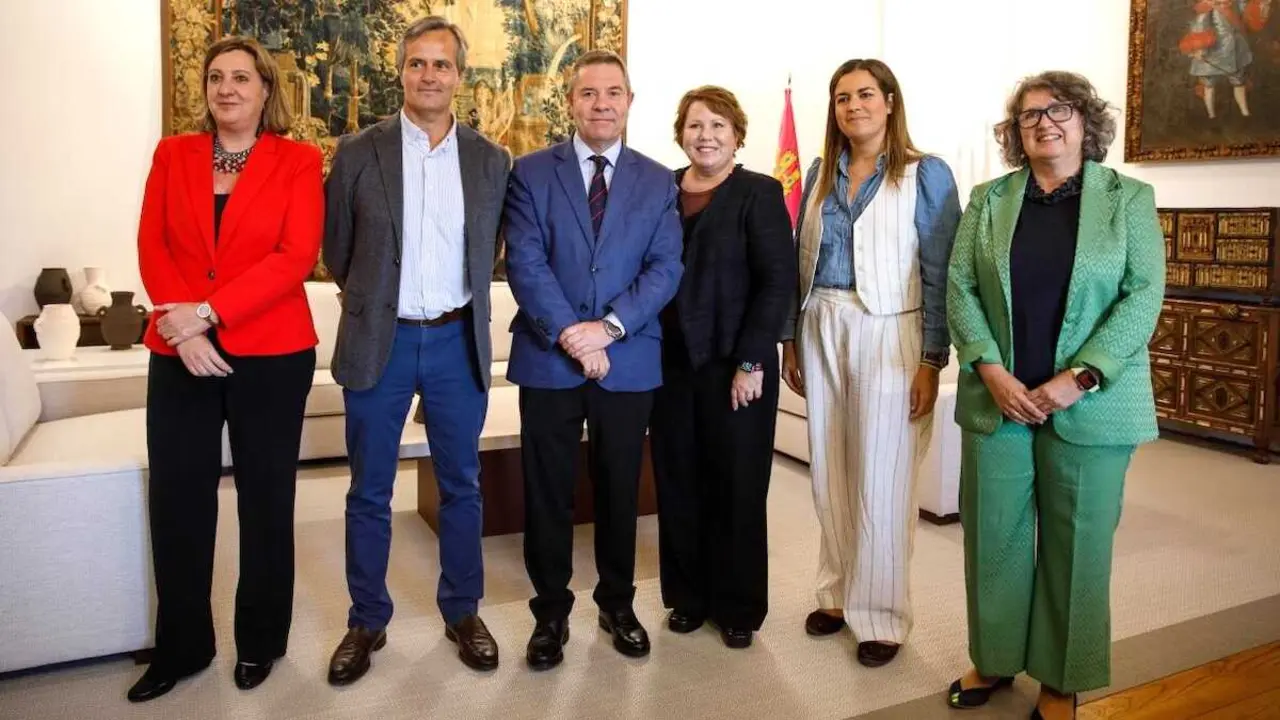 El presidente de Castilla-La Mancha, Emiliano García-Page, se ha reunido con los responsables de la compañía ‘Schreiber Foods España’