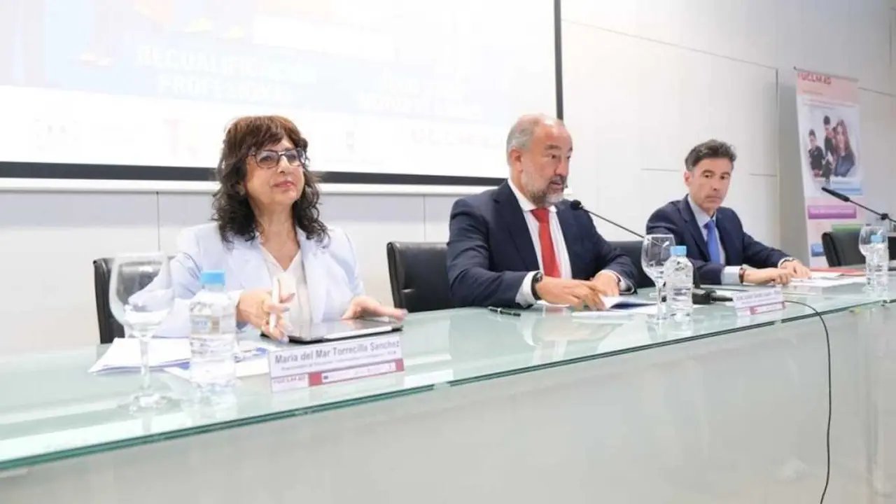 'Encuentro Universidad-Empresa Ante El Reto De La Recualificación: El Rol De Las Microcredenciales'