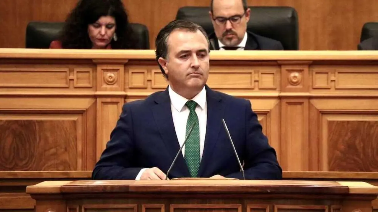 El presidente de Vox en las Cortes de Castilla-La Mancha, David Moreno, durante su intervención en la primera jornada del Debate sobre el Estado de la Región