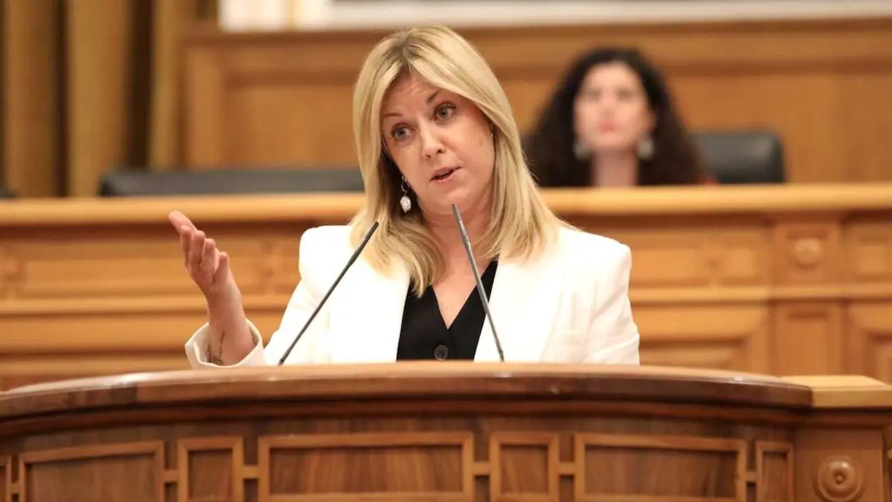 La portavoz del PSOE en las Cortes de Castilla-La Mancha, Ana Isabel Abengózar, durante su intervención en la primera jornada del Debate sobre el Estado de la Región