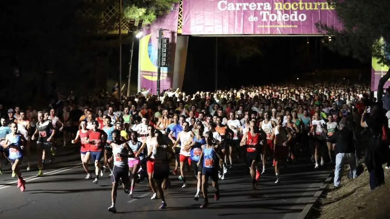 La Nocturna de Toledo reúne a 5.500 corredores en la capital castellanomanchega