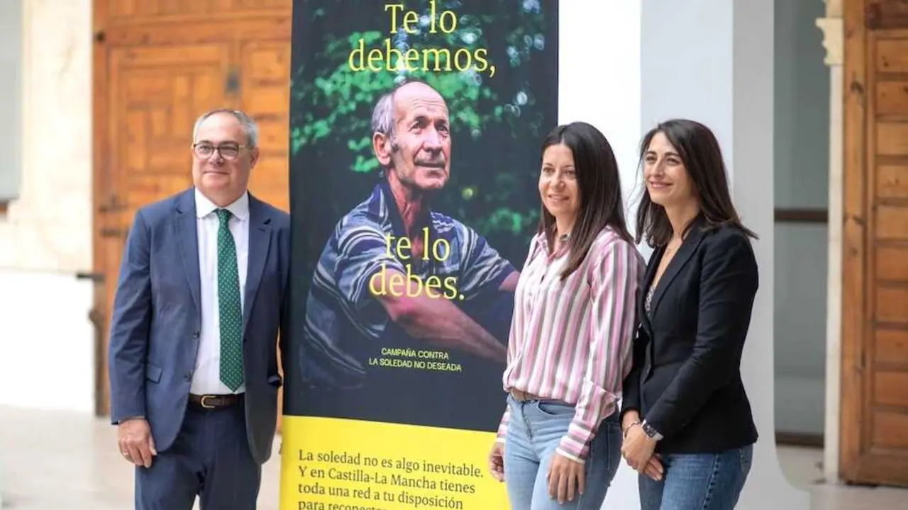 La consejera de Bienestar Social, Bárbara García Torijano, ha presentado la campaña “Te lo debemos. Te lo debes” para combatir la soledad no deseada de las personas mayores