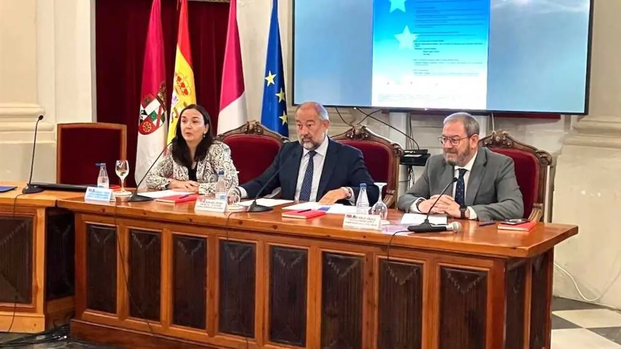 El viceconsejero de Administración Local y Coordinación Administrativa,&nbsp;Eusebio&nbsp;Robles, durante la presentación e inicio de la segunda edición del Máster de Formación Permanente en Gestión, Organización y Funcionamiento de entidades locales