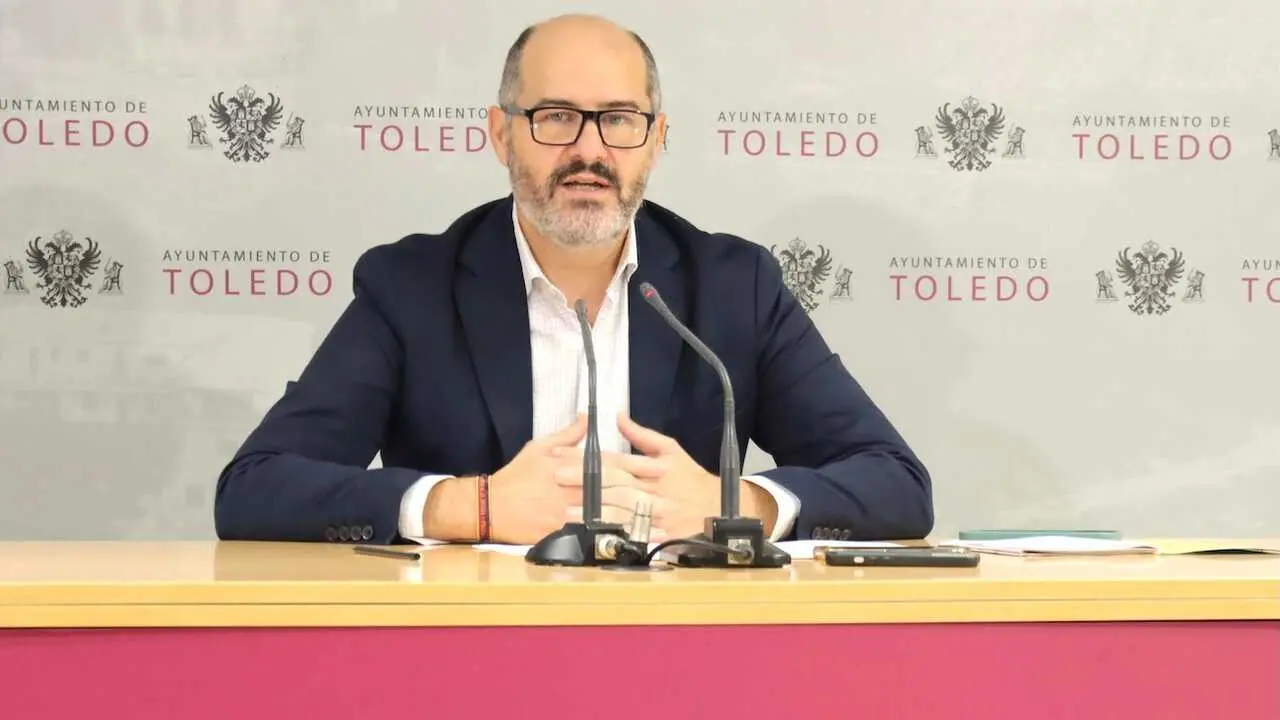 El concejal de Turismo, Vivienda y Relaciones con la UCLM, José Manuel Velasco, ha presentado ‘DegusTO 2025. Especial Otoño’