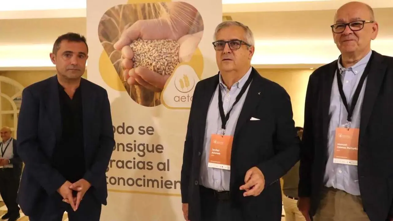El director general de Agricultura y Ganadería, Jesús Fernández Clemente, en la inauguración de las XXXVII Jornadas Técnicas de la Asociación Española de Técnicos Cerealistas (AETC), que se celebran en Toledo